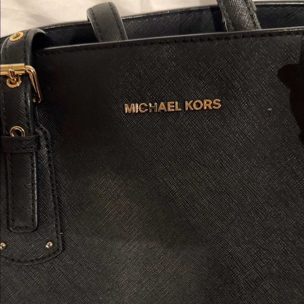 Michael Kors Elegant Black Tote with Gold Details - Picture 7 of 14